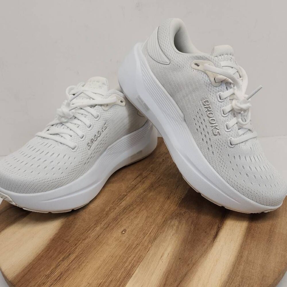 Brooks Women's Ghost Max 3 Run / Walk shoe Size 8 White - Picture 8 of 10